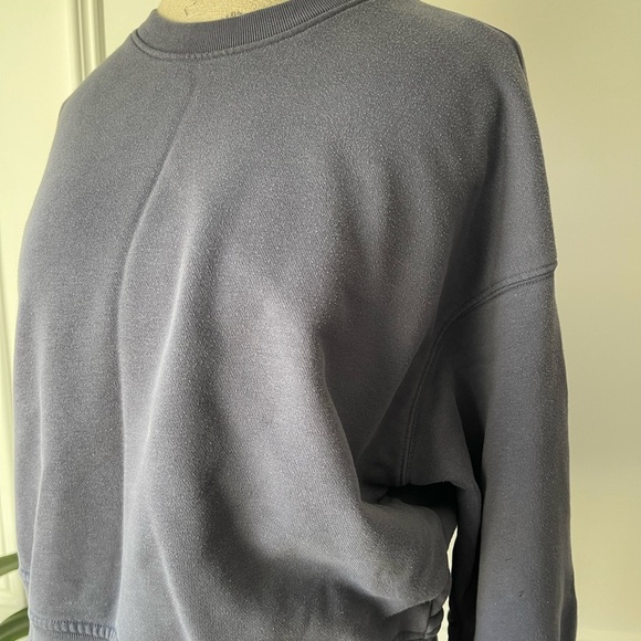 3/22 🧡 Uniqlo Blue Sweatshirt - Picture 6 of 9